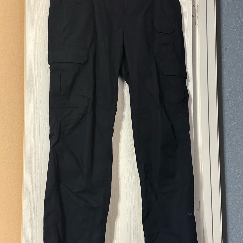 Ladies 5.11 tactical navy Cargo Pants size 8 x 28